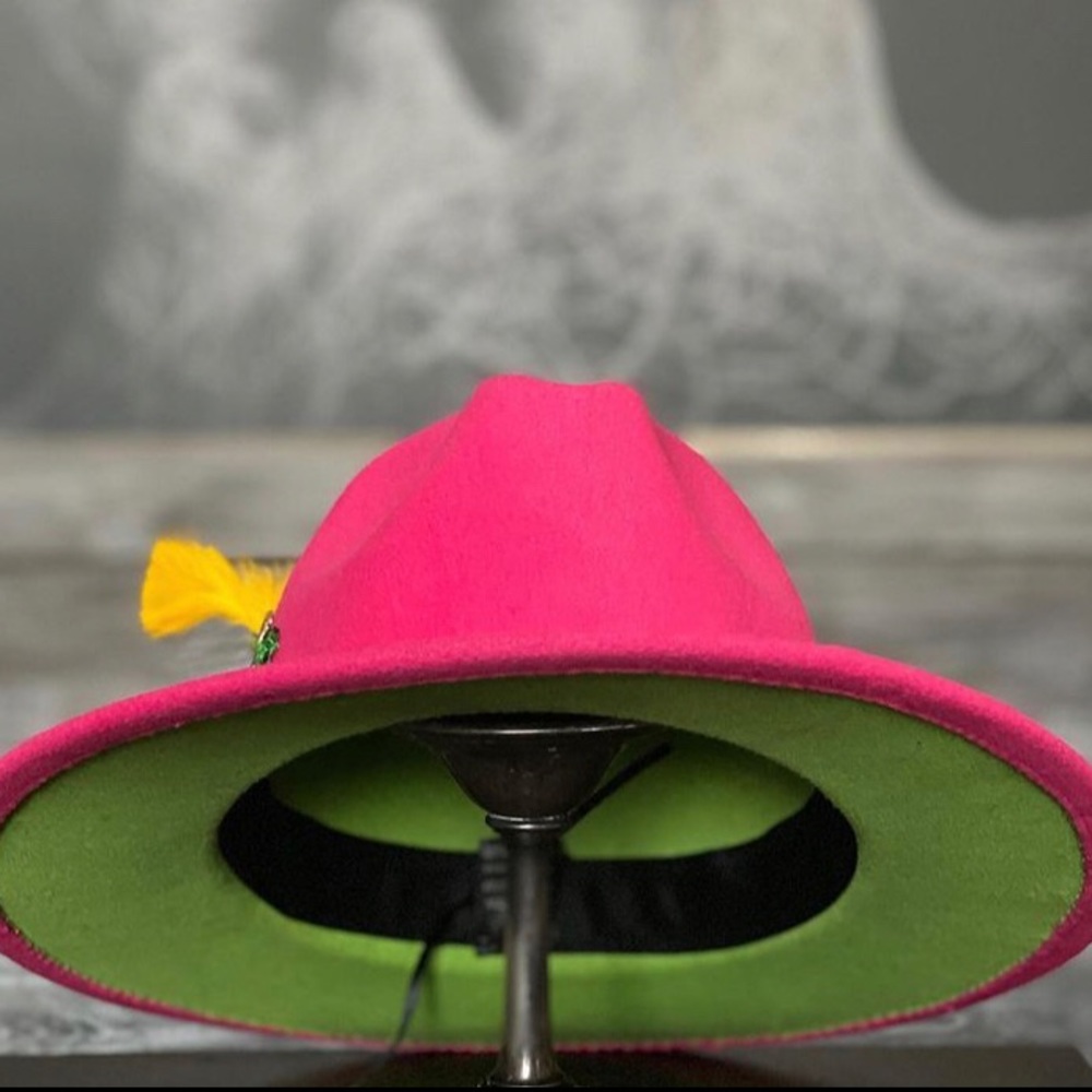 Pink Fedora - Picture 4 of 4